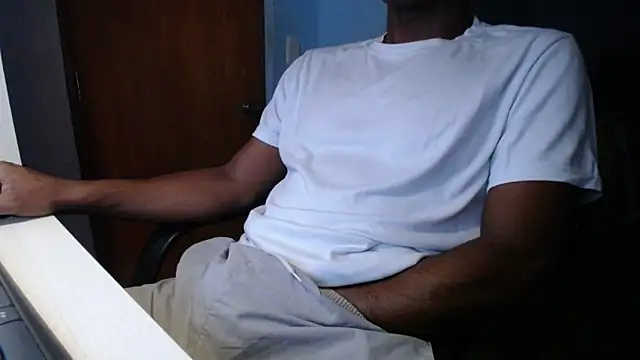 Snapshot of here_cumshot chatting on 10/02/25, 03:24 here cumshot online show from 10/02/25, 03:24