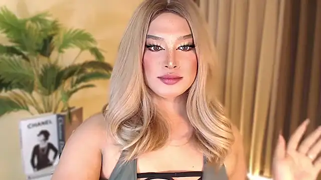 UrGoddess Kiera online show from 10/16/25, 05:47
