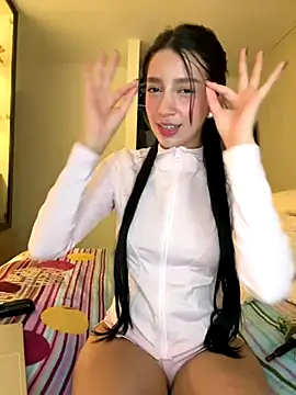 Snapshot of Min_junn chatting on 09/24/25, 02:48 Min junn online show from 09/24/25, 02:48