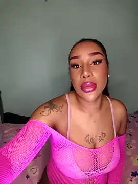 Snapshot of Queen_Amara chatting on 09/13/25, 11:26 Queen Amara online show from 09/13/25, 11:26