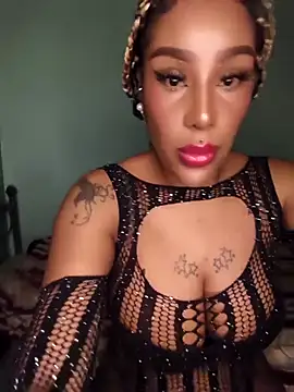 Snapshot of Queen_Amara chatting on 09/29/25, 03:00 Queen Amara online show from 09/29/25, 03:00