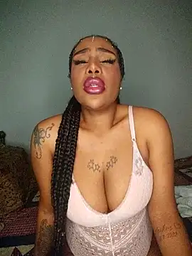 Queen Amara online show from 11/17/25, 03:01