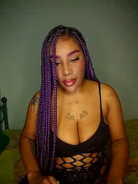 Queen Amara online show from 12/01/25, 03:11