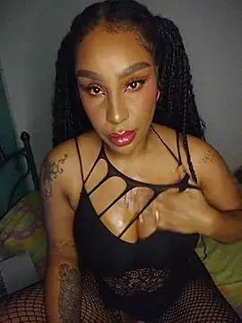 Queen Amara online show from 05/25/26, 04:07