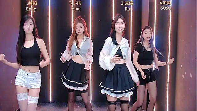 queen-001 online show from 10/28/25, 11:36