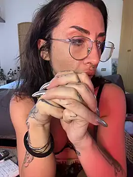 nikkaanderic online show from 05/26/26, 03:52