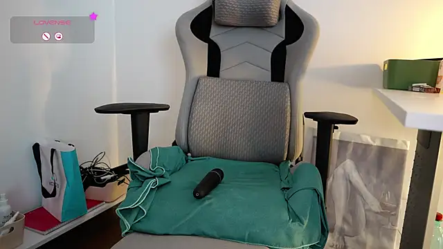 GingerAleMILF online show from 09/18/25, 07:54