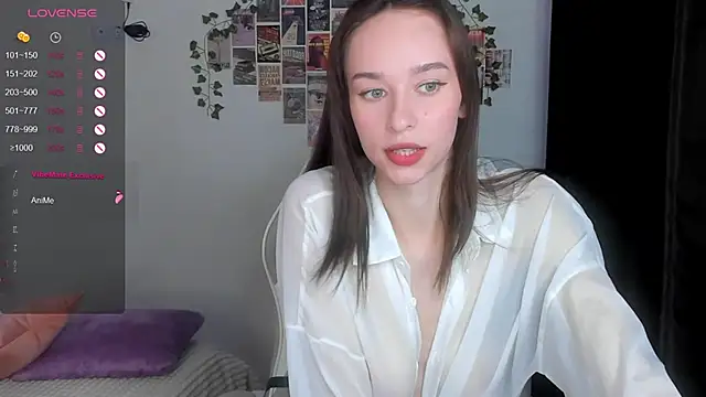 Snapshot of _Alissaa chatting on 11/17/25, 12:00 Alissaa online show from 11/17/25, 12:00