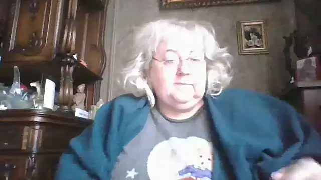 Lala-Love56 online show from 10/31/25, 05:52