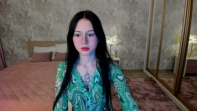 VioletHarme online show from 04/12/26, 03:44