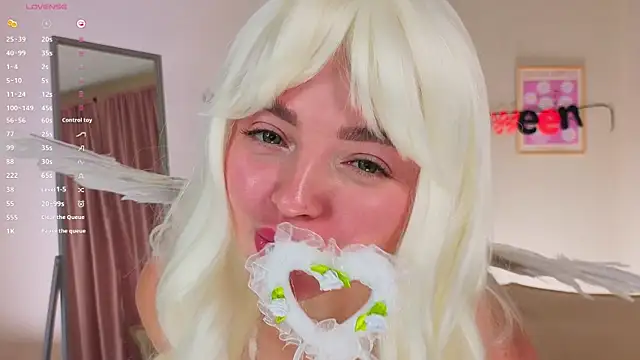 OliviaKis  online show from 10/26/25, 07:25