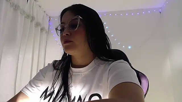 amberbakee online show from 05/26/26, 02:13