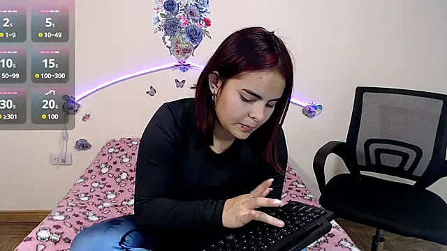 Valeryxs online show from 11/18/25, 08:35