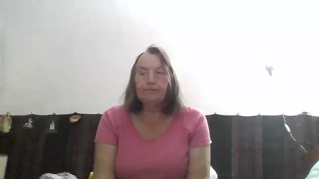 Snapshot of AnnaLive570 chatting on 06/14/26, 02:57 AnnaLive570 online show from 06/14/26, 02:57