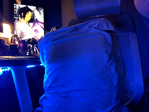 Snapshot of THEDICKBOY17 chatting on 09/15/25, 09:37 THEDICKBOY17 online show from 09/15/25, 09:37