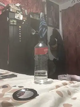 elpeluchenegroxxx3 online show from 04/18/26, 07:58