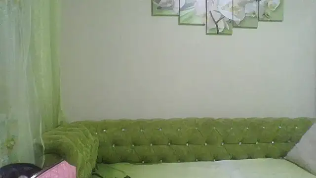 Snapshot of Zhinara chatting on 11/08/25, 05:23 Zhinara online show from 11/08/25, 05:23