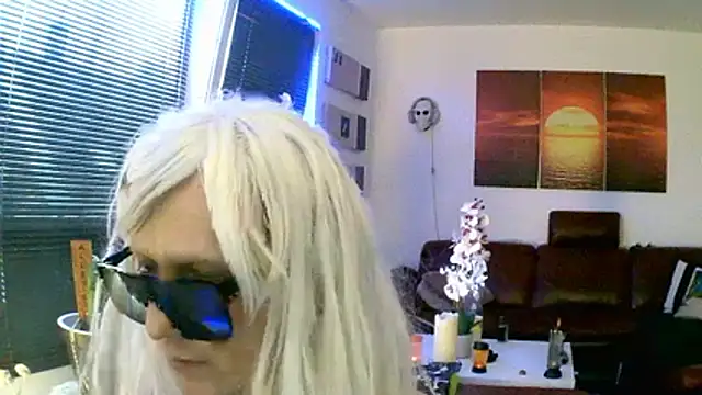 hellgirl1980 online show from 11/25/25, 07:41