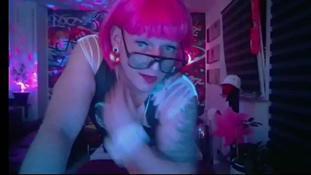 Snapshot of hellgirl1980 chatting on 07/02/26, 11:22 hellgirl1980 online show from 07/02/26, 11:22