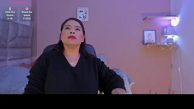 Snapshot of roselyn_caprice chatting on 09/30/25, 09:03 roselyn caprice online show from 09/30/25, 09:03