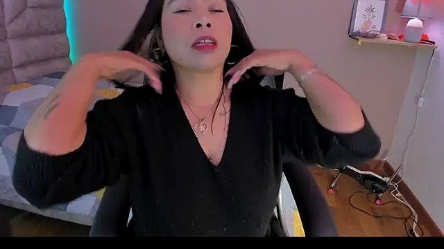 Snapshot of roselyn_caprice chatting on 10/18/25, 03:20 roselyn caprice online show from 10/18/25, 03:20