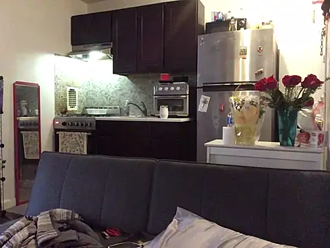 littyleesh1 online show from 04/10/26, 11:26