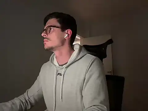 Snapshot of gabemodel chatting on 11/08/25, 12:22 gabemodel online show from 11/08/25, 12:22