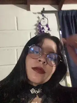 Snapshot of SweetKimi_ chatting on 10/06/25, 11:02 SweetKimi online show from 10/06/25, 11:02