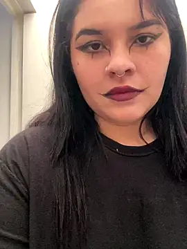 Snapshot of SweetKimi_ chatting on 10/31/25, 06:53 SweetKimi online show from 10/31/25, 06:53