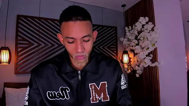 B Wild online show from 11/11/25, 03:39