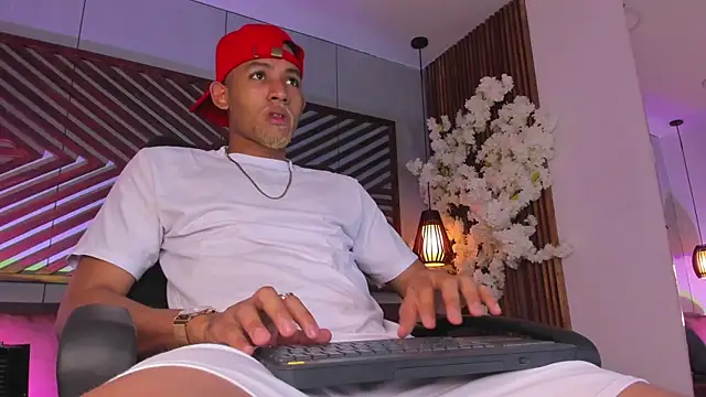 B Wild online show from 11/23/25, 03:50