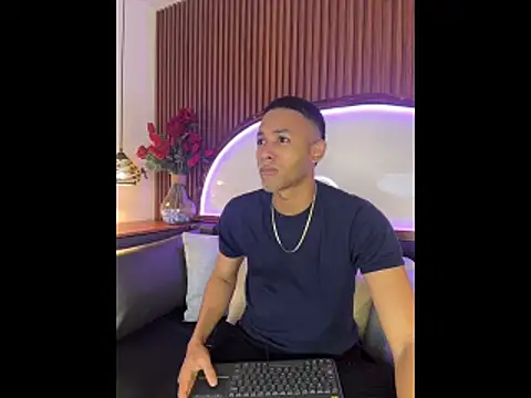 B Wild online show from 03/28/26, 04:34