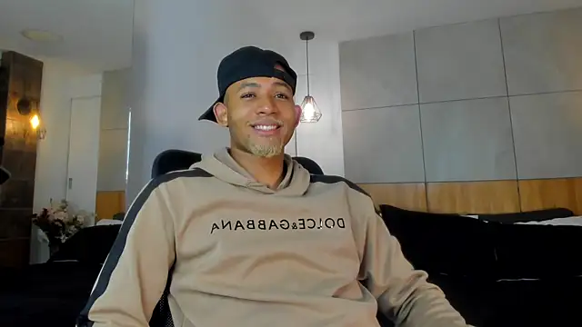B Wild online show from 06/04/26, 03:23