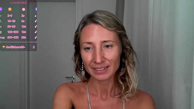 Paevoa online show from 11/11/25, 03:12