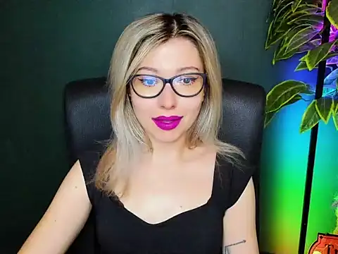 loveHeidi online show from 11/10/25, 07:29