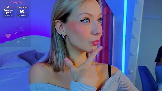 LumMina online show from 04/23/26, 02:46