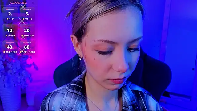 LumMina online show from 04/27/26, 01:36