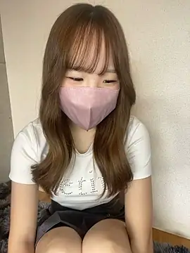 Snapshot of maika_3 chatting on 09/27/25, 05:56 maika 3 online show from 09/27/25, 05:56