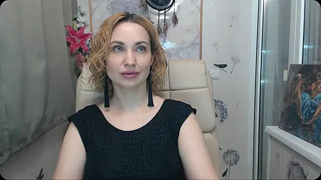 Snapshot of KatrinAlluring chatting on 10/28/25, 04:27 KatrinAlluring online show from 10/28/25, 04:27