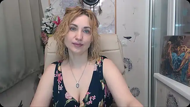 Snapshot of KatrinAlluring chatting on 12/15/25, 05:01 KatrinAlluring online show from 12/15/25, 05:01