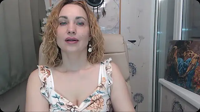 Snapshot of KatrinAlluring chatting on 01/12/26, 04:39 KatrinAlluring online show from 01/12/26, 04:39