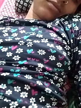 Snapshot of KIRTI12_HOT chatting on 09/25/25, 03:49 KIRTI12 HOT online show from 09/25/25, 03:49