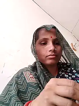 Snapshot of KIRTI12_HOT chatting on 09/29/25, 07:57 KIRTI12 HOT online show from 09/29/25, 07:57