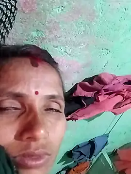 Snapshot of KIRTI12_HOT chatting on 10/01/25, 04:02 KIRTI12 HOT online show from 10/01/25, 04:02