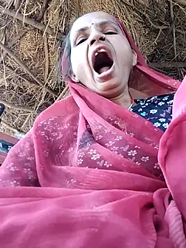 Snapshot of KIRTI12_HOT chatting on 10/14/25, 06:58 KIRTI12 HOT online show from 10/14/25, 06:58