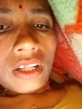 Snapshot of KIRTI12_HOT chatting on 11/19/25, 03:23 KIRTI12 HOT online show from 11/19/25, 03:23