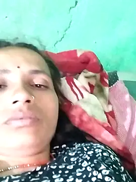 Snapshot of KIRTI12_HOT chatting on 11/22/25, 08:41 KIRTI12 HOT online show from 11/22/25, 08:41