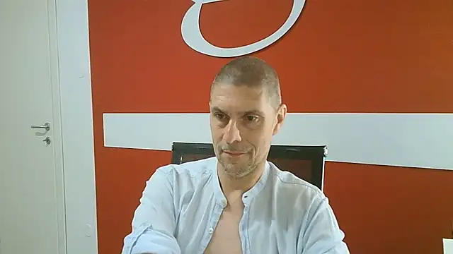 Snapshot of max79ve31 chatting on 06/16/26, 07:22 max79ve31 online show from 06/16/26, 07:22