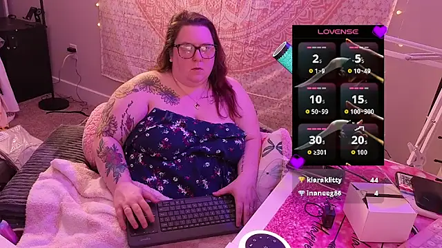 brookenicole3003 online show from 04/15/26, 01:56