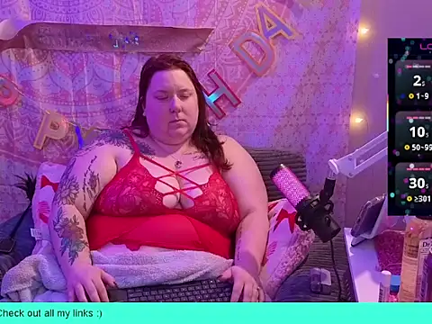 brookenicole3003 online show from 05/24/26, 07:46